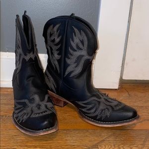 Black cowgirl boots